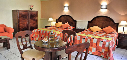 Hotel Plaza Jardin 4*
